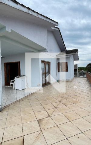 Casa à venda com 550m², 4 quartos e 2 vagas Casa à venda com 550m², 4 quartos e 2 vagasÁrea Externa