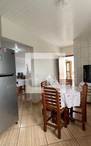 Casa à venda com 550m², 4 quartos e 2 vagas Casa à venda com 550m², 4 quartos e 2 vagasCozinha