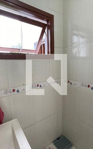 Casa à venda com 550m², 4 quartos e 2 vagas Casa à venda com 550m², 4 quartos e 2 vagasBanheiro 2