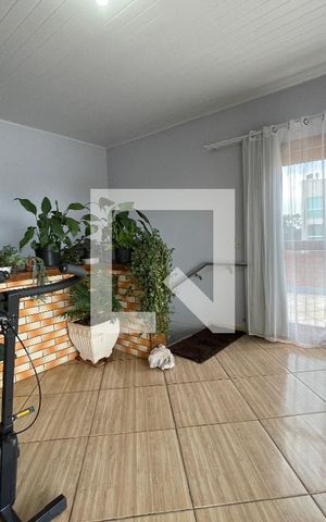 Casa à venda com 550m², 4 quartos e 2 vagas Casa à venda com 550m², 4 quartos e 2 vagasSala