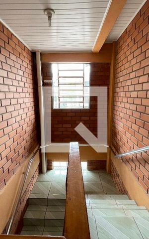 Casa à venda com 550m², 4 quartos e 2 vagas Casa à venda com 550m², 4 quartos e 2 vagasEscada