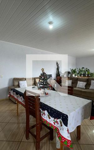 Casa à venda com 550m², 4 quartos e 2 vagas Casa à venda com 550m², 4 quartos e 2 vagasSala