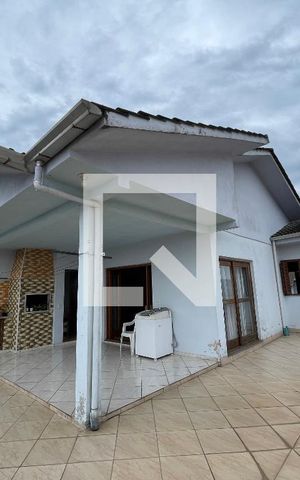 Casa à venda com 550m², 4 quartos e 2 vagas Casa à venda com 550m², 4 quartos e 2 vagasÁrea Externa