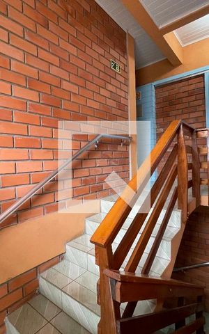Casa à venda com 550m², 4 quartos e 2 vagas Casa à venda com 550m², 4 quartos e 2 vagasEscada