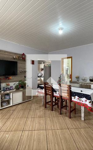 Casa à venda com 550m², 4 quartos e 2 vagas Casa à venda com 550m², 4 quartos e 2 vagasSala