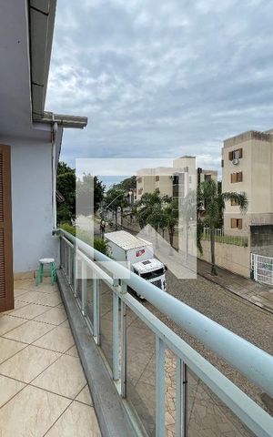 Casa à venda com 550m², 4 quartos e 2 vagas Casa à venda com 550m², 4 quartos e 2 vagasÁrea Externa