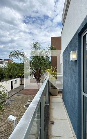 Casa de condomínio à venda com 264m², 4 quartos e 3 vagas Casa de condomínio à venda com 264m², 4 quartos e 3 vagasSuíte 2 - Varanda