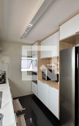 Casa de condomínio à venda com 264m², 4 quartos e 3 vagas Casa de condomínio à venda com 264m², 4 quartos e 3 vagasCozinha