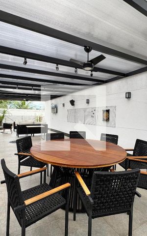 Casa de condomínio à venda com 264m², 4 quartos e 3 vagas Casa de condomínio à venda com 264m², 4 quartos e 3 vagasÁrea externa