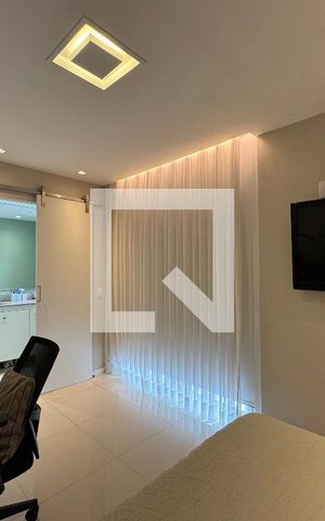 Casa de condomínio à venda com 264m², 4 quartos e 3 vagas Casa de condomínio à venda com 264m², 4 quartos e 3 vagasSuíte 3