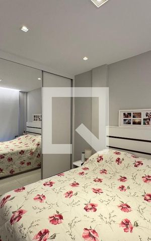Casa de condomínio à venda com 264m², 4 quartos e 3 vagas Casa de condomínio à venda com 264m², 4 quartos e 3 vagasSuíte 2
