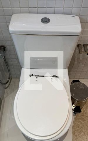 Casa de condomínio à venda com 264m², 4 quartos e 3 vagas Casa de condomínio à venda com 264m², 4 quartos e 3 vagasSuíte 2 - Banheiro