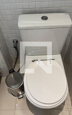 Casa de condomínio à venda com 264m², 4 quartos e 3 vagas Casa de condomínio à venda com 264m², 4 quartos e 3 vagasSuíte 3 - Banheiro