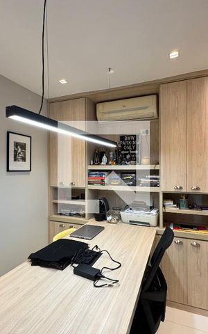 Casa de condomínio à venda com 264m², 4 quartos e 3 vagas Casa de condomínio à venda com 264m², 4 quartos e 3 vagasQuarto/Escritório