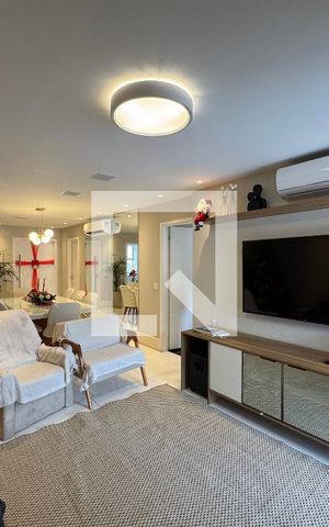 Casa de condomínio à venda com 264m², 4 quartos e 3 vagas Casa de condomínio à venda com 264m², 4 quartos e 3 vagasSala