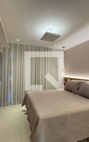 Casa de condomínio à venda com 264m², 4 quartos e 3 vagas Casa de condomínio à venda com 264m², 4 quartos e 3 vagasSuíte 1
