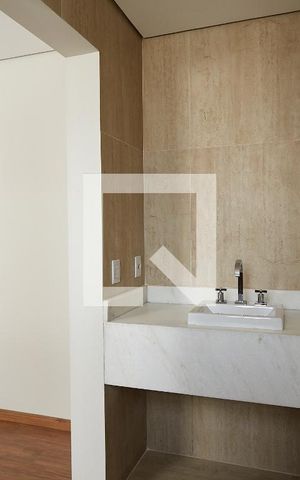 Apartamento à venda com 220m², 3 quartos e 3 vagas Apartamento à venda com 220m², 3 quartos e 3 vagasBanheiro da Suíte 1