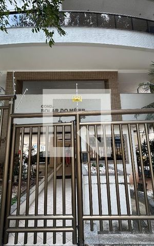 Apartamento à venda com 120m², 2 quartos e 1 vagaFachada e portaria