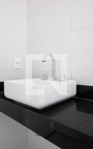 Casa de condomínio à venda com 225m², 3 quartos e 2 vagas Casa de condomínio à venda com 225m², 3 quartos e 2 vagasBanheiro