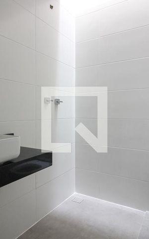 Casa de condomínio à venda com 225m², 3 quartos e 2 vagas Casa de condomínio à venda com 225m², 3 quartos e 2 vagasBanheiro