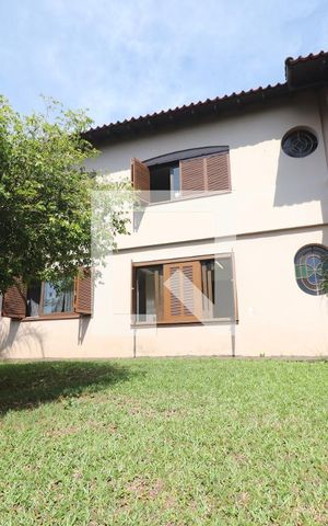 Casa à venda com 290m², 5 quartos e 4 vagasFachada