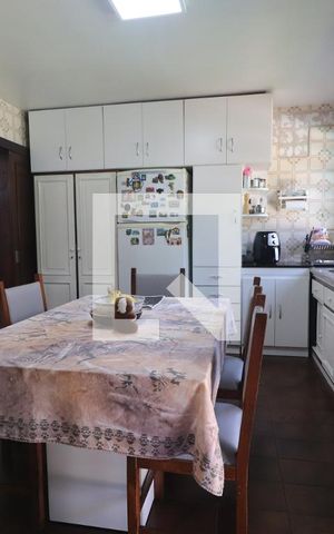 Casa à venda com 290m², 5 quartos e 4 vagasCozinha