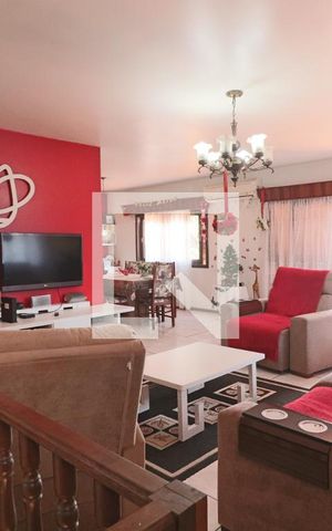 Casa à venda com 290m², 5 quartos e 4 vagasSala