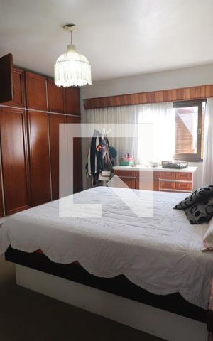 Casa à venda com 290m², 5 quartos e 4 vagasSuíte