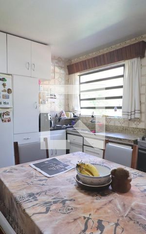 Casa à venda com 290m², 5 quartos e 4 vagasCozinha
