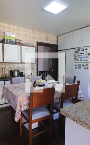 Casa à venda com 290m², 5 quartos e 4 vagasCozinha