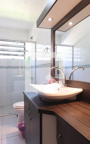 Casa à venda com 290m², 5 quartos e 4 vagasBanheiro 1