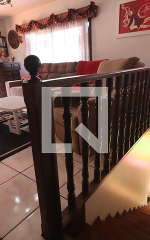 Casa à venda com 290m², 5 quartos e 4 vagasSala