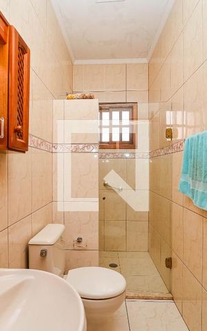 Casa à venda com 284m², 4 quartos e 4 vagas Casa à venda com 284m², 4 quartos e 4 vagasBanheiro Social 2
