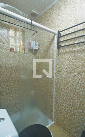 Casa de condomínio à venda com 80m², 2 quartos e 2 vagas Casa de condomínio à venda com 80m², 2 quartos e 2 vagasBanheiro
