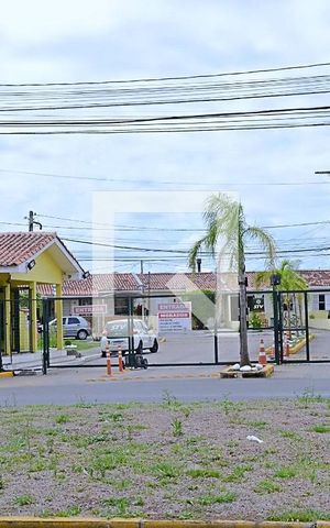 Casa de condomínio à venda com 80m², 2 quartos e 2 vagas Casa de condomínio à venda com 80m², 2 quartos e 2 vagasFachada