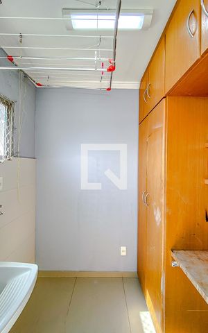 Apartamento para alugar com 77m², 2 quartos e 1 vagaÁrea de Serviço