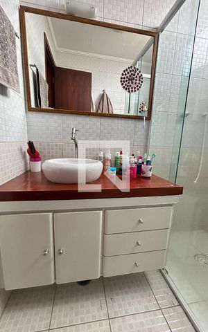 Apartamento à venda com 65m², 2 quartos e 1 vaga Apartamento à venda com 65m², 2 quartos e 1 vagaBanheiro