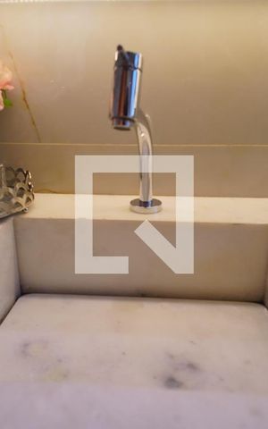 Apartamento à venda com 48m², 2 quartos e 1 vagaDetalhe do banheiro