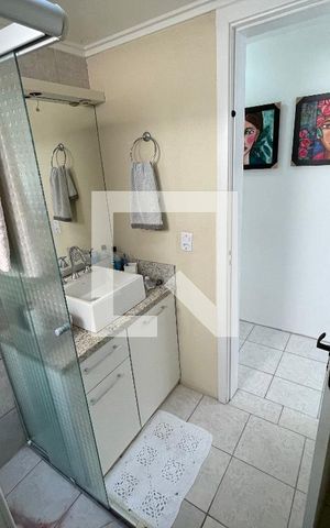 Apartamento à venda com 60m², 2 quartos e 1 vaga Apartamento à venda com 60m², 2 quartos e 1 vagaBanheiro