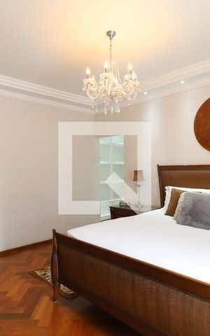 Casa para alugar com 450m², 4 quartos e 4 vagas Casa para alugar com 450m², 4 quartos e 4 vagasSuíte 1