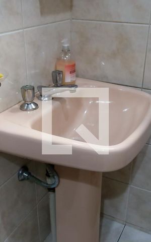 Casa à venda com 214m², 3 quartos e 2 vagasBanheiro