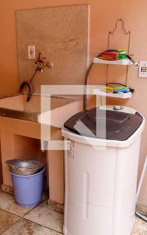 Casa à venda com 214m², 3 quartos e 2 vagasLavanderia