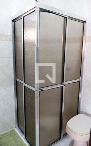 Casa à venda com 214m², 3 quartos e 2 vagasBanheiro