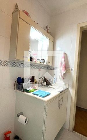 Apartamento à venda com 70m², 2 quartos e sem vaga Apartamento à venda com 70m², 2 quartos e sem vagaBanheiro