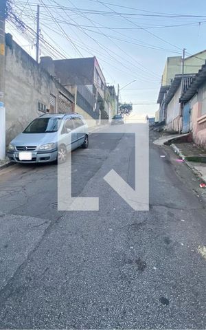 Casa à venda com 258m², 2 quartos e 2 vagas Casa à venda com 258m², 2 quartos e 2 vagasVista da Rua