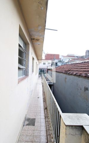Casa à venda com 258m², 2 quartos e 2 vagasCorredor lateral