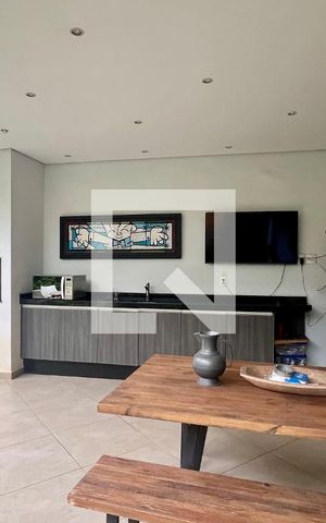 Casa à venda com 430m², 4 quartos e 5 vagas Casa à venda com 430m², 4 quartos e 5 vagasChurrasqueira
