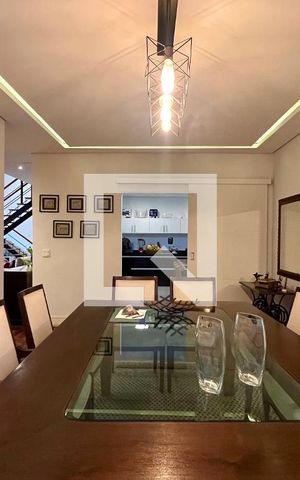 Casa à venda com 430m², 4 quartos e 5 vagas Casa à venda com 430m², 4 quartos e 5 vagasSala de Jantar