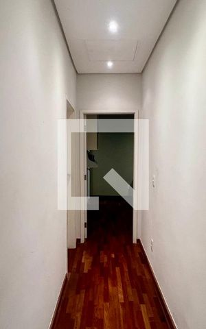 Casa à venda com 430m², 4 quartos e 5 vagas Casa à venda com 430m², 4 quartos e 5 vagasCorredor