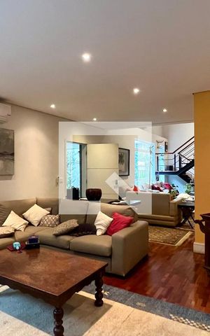 Casa à venda com 430m², 4 quartos e 5 vagas Casa à venda com 430m², 4 quartos e 5 vagasSala